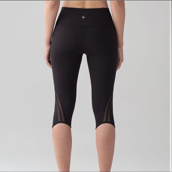 Lululemon Sun Setter Black Cropped  leggings 17 “ size 6 - Picture 3 of 7